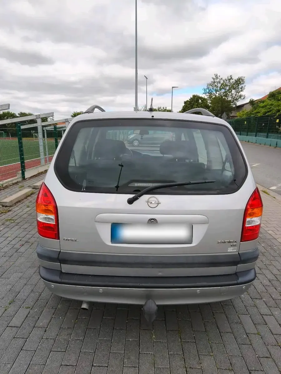 Gebraucht Opel Zafira 125 PS (91 kW) 2001 Silber Van / Kleinbus