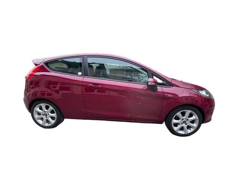 Gebraucht Ford Fiesta 84 PS (61 kW) 2011 Andere farben Kleinwagen
