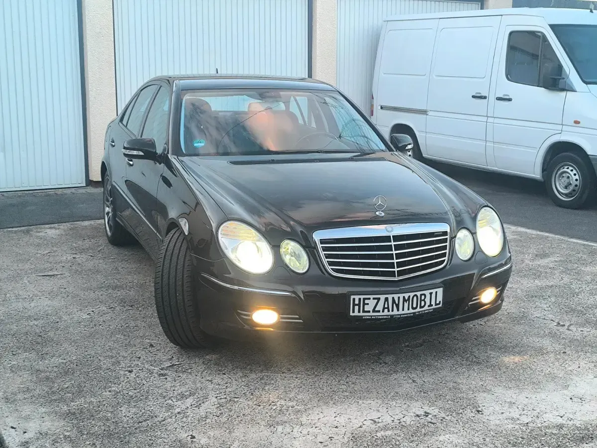 Gebraucht Mercedes E200 184 PS (135 kW) 2007 Schwarz Limousine