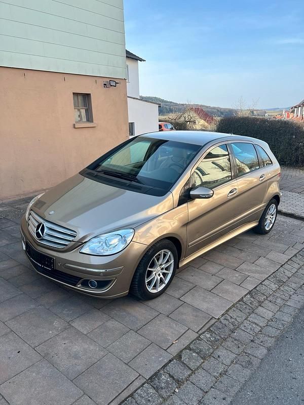 Gebraucht Mercedes B170 116 PS (85 kW) 2006 Gold Van / Kleinbus