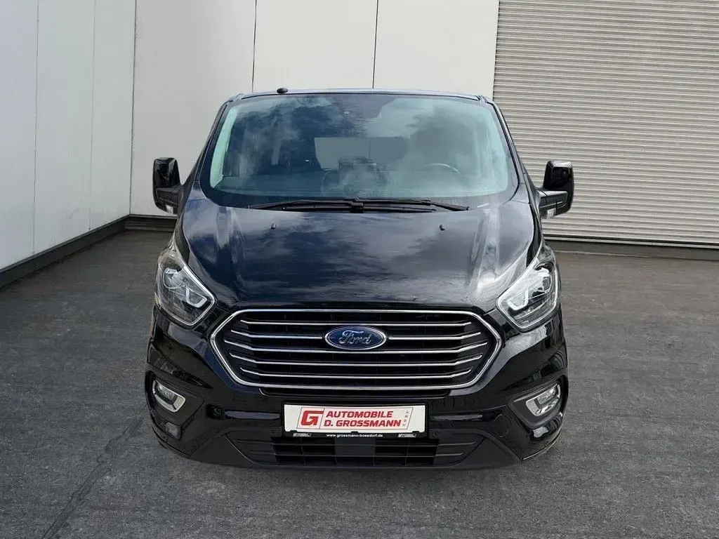 Gebraucht Ford Tourneo Titanium 170 PS (125 kW) 2019 Schwarz Van / Kleinbus