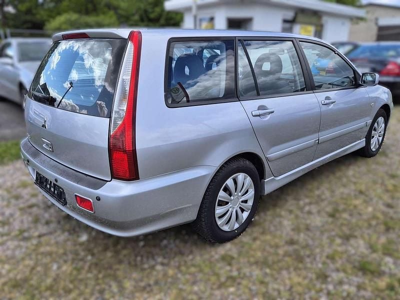 Gebraucht Mitsubishi Lancer Invite 98 PS (72 kW) 2005 Coolsilber (m) Kombi