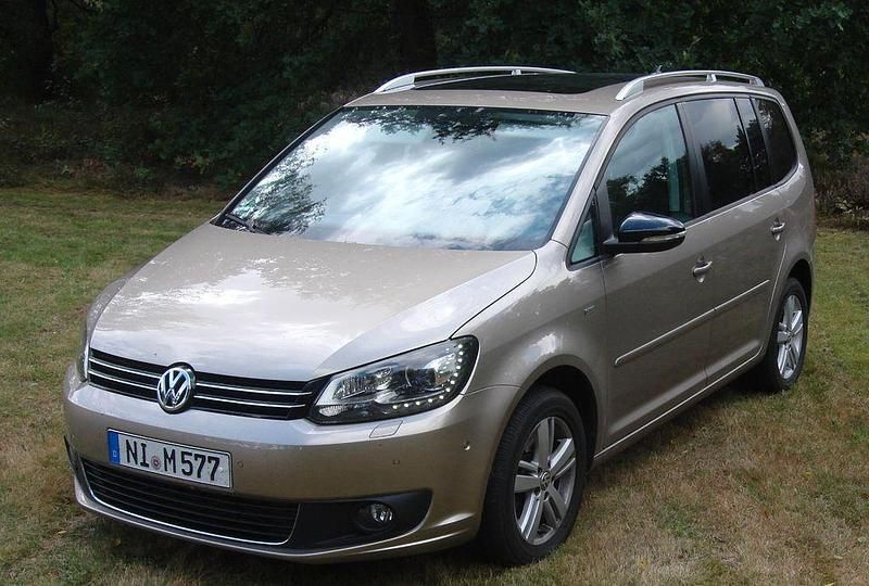 Gebraucht VW Touran Match 140 PS (102 kW) 2012 Silber Van / Kleinbus