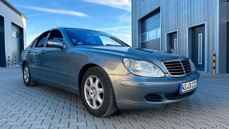 Grau Gebraucht 2004 Mercedes S500 Limousine | 3.500 € - Bild 1/4