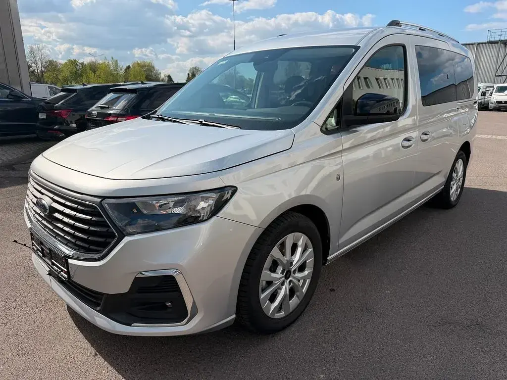 Gebraucht Ford Grand Tourneo Connect Titanium 122 PS (89 kW) 2024 Silber Van / Kleinbus