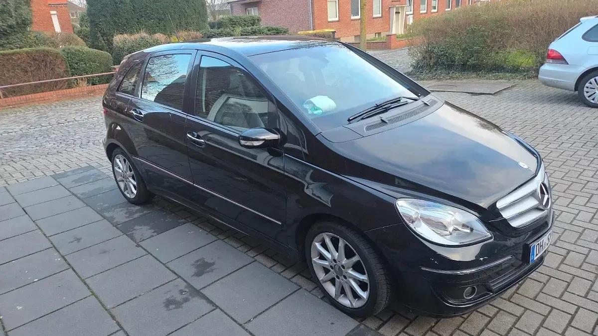 Używany Mercedes B150 95 KM (69 kW) 2008 Czarny Minivan