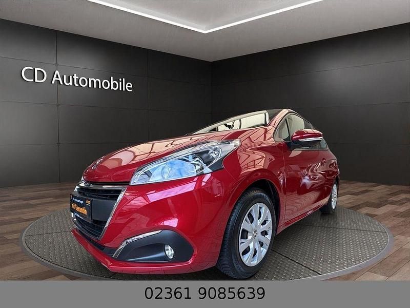 Gebraucht Peugeot 208 Active 82 PS (60 kW) 2018 Rot Kleinwagen