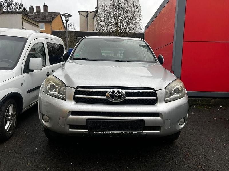 Silber Gebraucht 2006 Toyota RAV4 Sol SUV | 3.200 € (Superpreis) - Bild 1/4