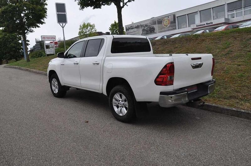 Gebraucht Toyota HiLux Comfort 150 PS (110 kW) 2018 Schneeweiß Abholung