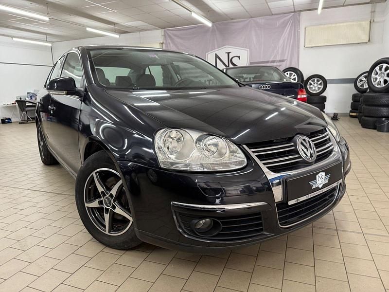 Gebraucht VW Jetta 102 PS (75 kW) 2006 Schwarz Limousine