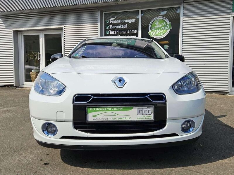 Weiß Gebraucht 2012 Renault Fluence Dynamique Limousine | 5.990 € - Bild 1/4