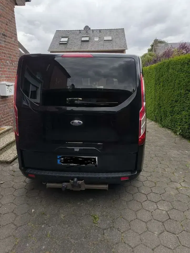 Gebraucht Ford Tourneo Custom Titanium 170 PS (125 kW) 2019 Schwarz Van