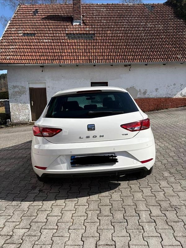 Usata Seat Leon Style 125 CV (91 kW) 2017 Bianco Berlina
