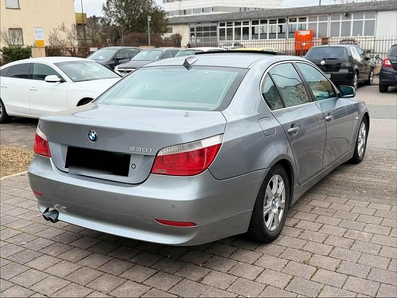 Gebraucht BMW 530 231 PS (169 kW) 2003 Grau Limousine