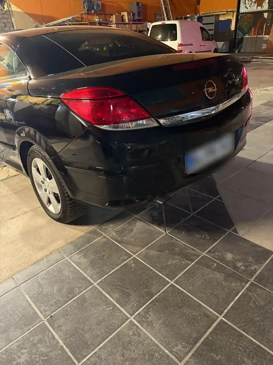 Gebraucht Opel Astra Cosmo 140 PS (102 kW) 2008 Schwarz Cabrio