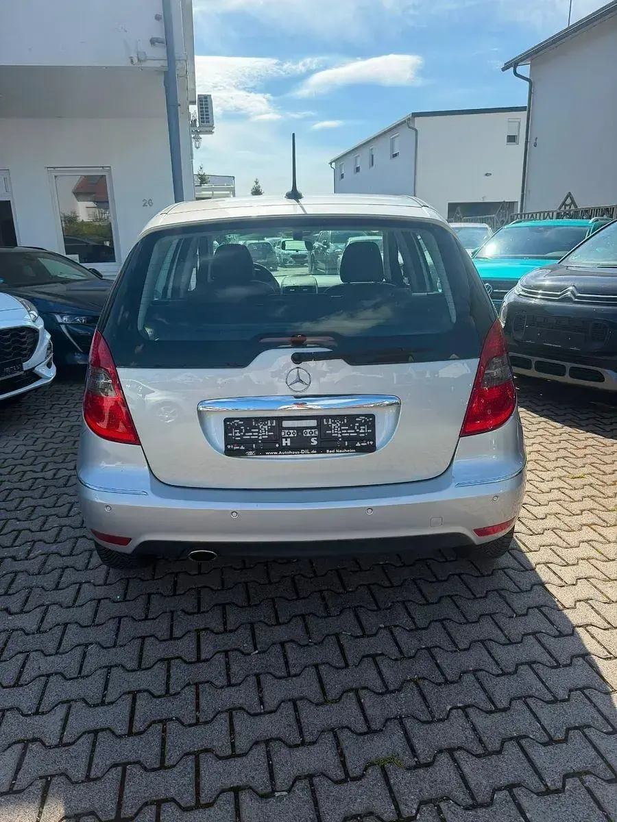 Gebraucht Mercedes A170 Avantgarde 116 PS (85 kW) 2009 Silber Limousine