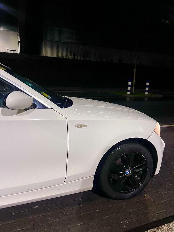 Gebraucht BMW 118 143 PS (105 kW) 2007 Weiß Kleinwagen