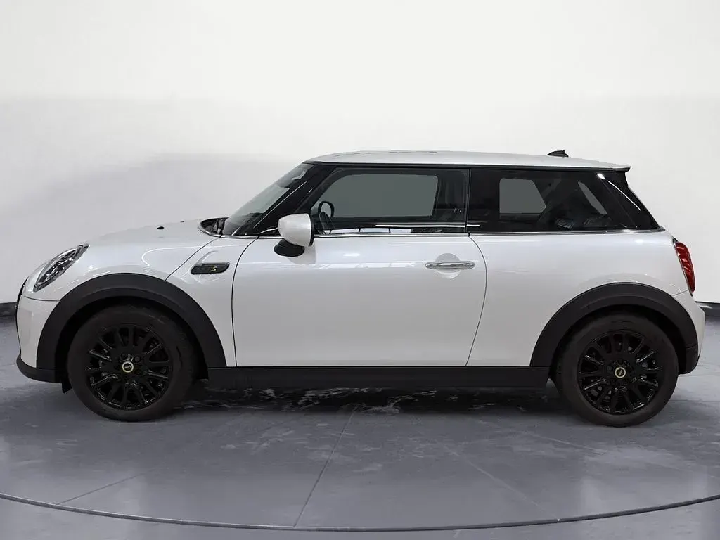 Gebraucht Mini Cooper SE Classic 135 kW (184 PS) 2023 Weiß Kleinwagen