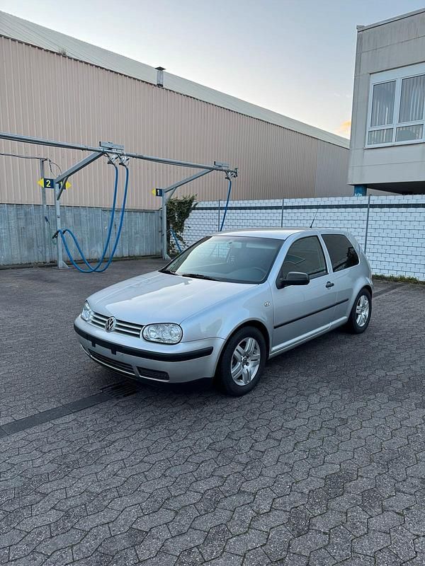 Gebraucht VW Golf IV 101 PS (74 kW) 2002 Silber Kleinwagen