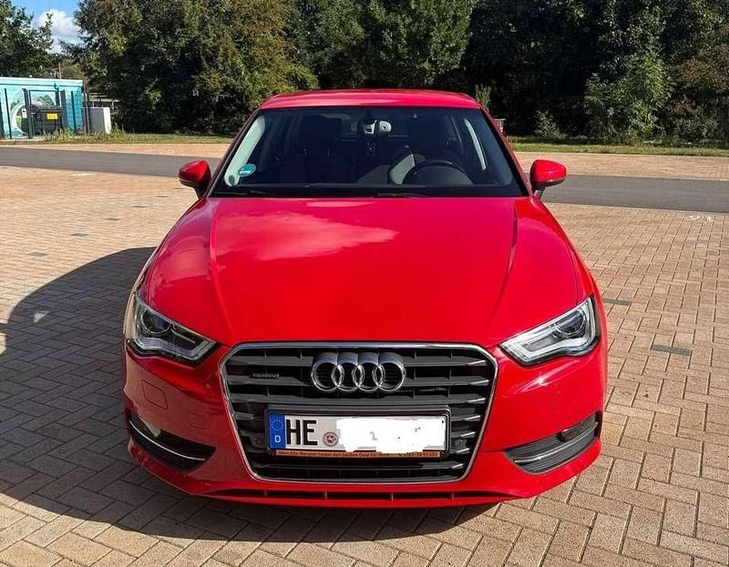 Gebraucht Audi A3 Ambiente 179 PS (131 kW) 2014 Rot Kombi