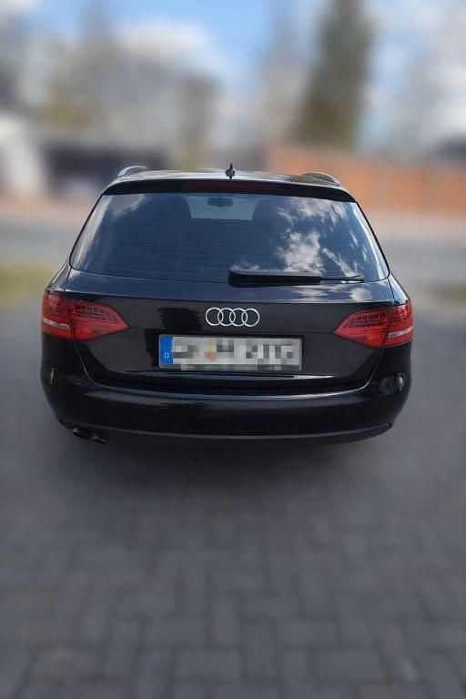 Gebraucht Audi A4 Ambiente 143 PS (105 kW) 2010 Schwarz Kombi