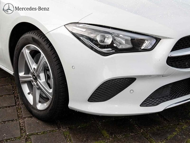 Gebraucht Mercedes CLA250e Shooting Brake Progressive 160 PS (117 kW) 2020 Digitalweiß Kombi