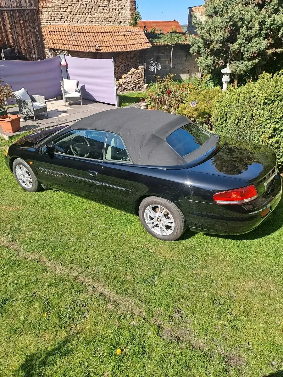 Second-hand Chrysler Sebring Cabriolet 120 CP (88 kW) 2001 Negru Cabrio