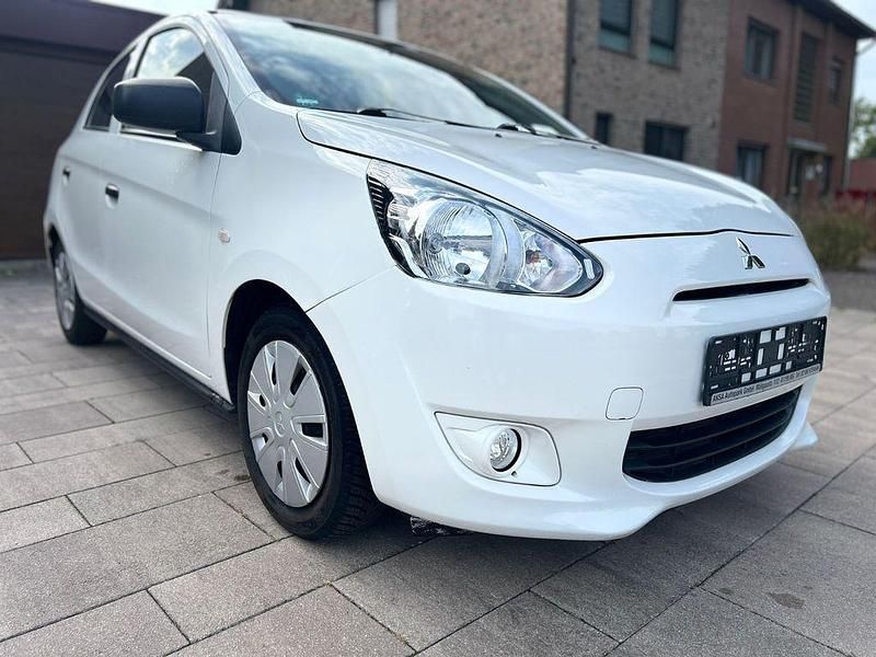 Weiß Gebraucht 2015 Mitsubishi Space Star Classic Collection Limousine | 6.350 € (Etwas zu teuer) - Bild 1/4