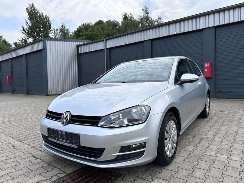 Silber Gebraucht 2014 VW Golf VII Trendline Limousine | 5.999 € (Superpreis) - Bild 1/4