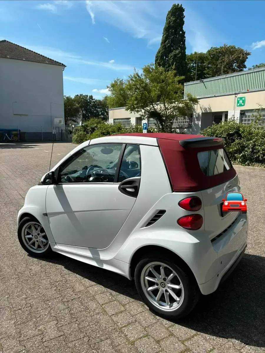 Gebraucht Smart ForTwo Cabrio Passion 71 PS (52 kW) 2014 Weiß Cabrio
