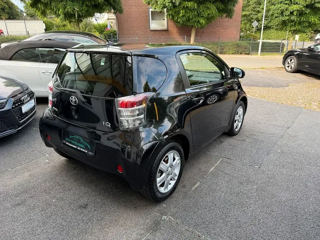 Gebraucht Toyota iQ 68 PS (50 kW) 2009 Schwarz Kleinwagen