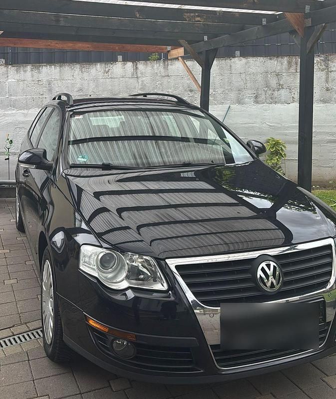 Schwarz Gebraucht 2009 VW Passat Comfortline Kombi | 2.900 € (Guter Preis) - Bild 1/4