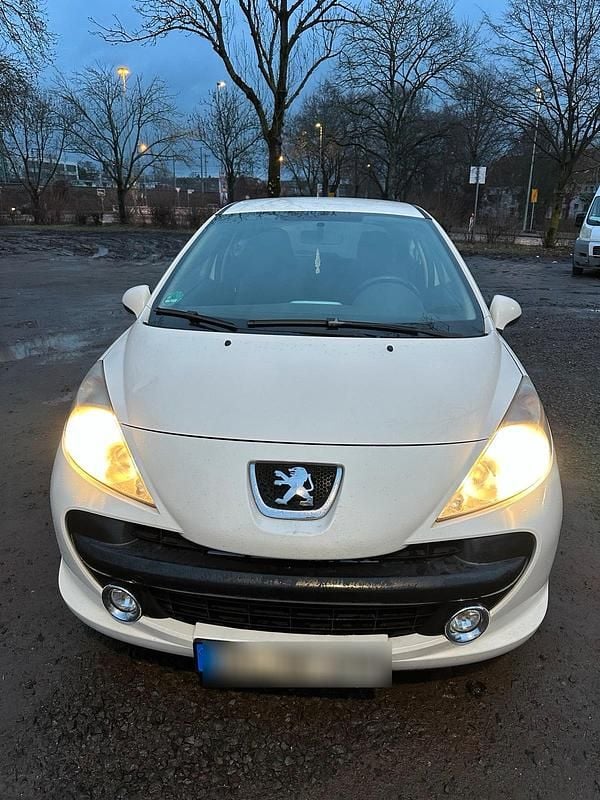 Gebraucht Peugeot 207 75 PS (55 kW) 2008 Weiß Limousine