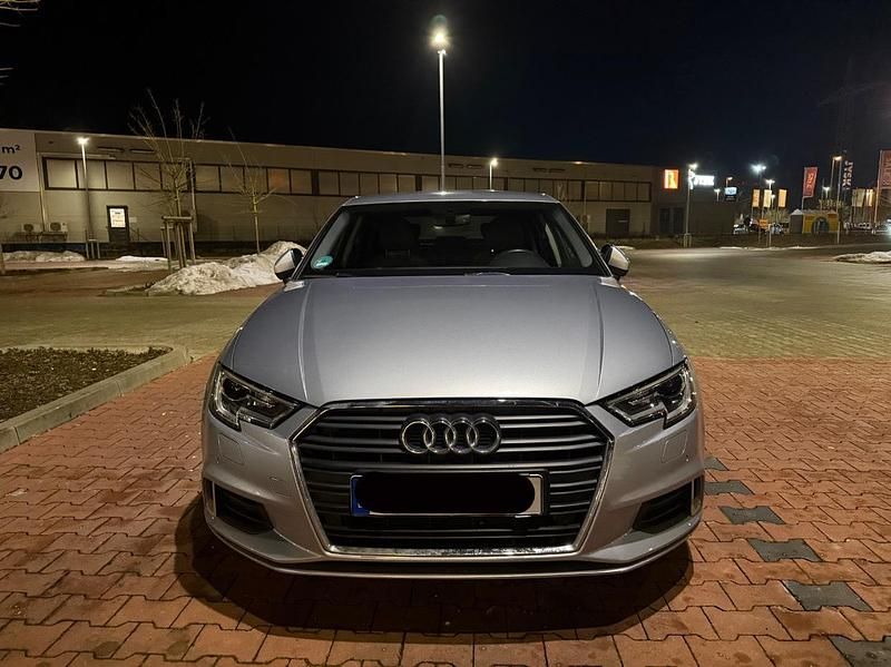 Gebraucht Audi A3 116 PS (85 kW) 2018 Silber Limousine