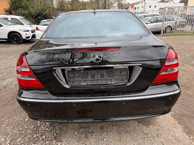 Gebraucht Mercedes E320 Avantgarde 224 PS (164 kW) 2005 Schwarz Limousine