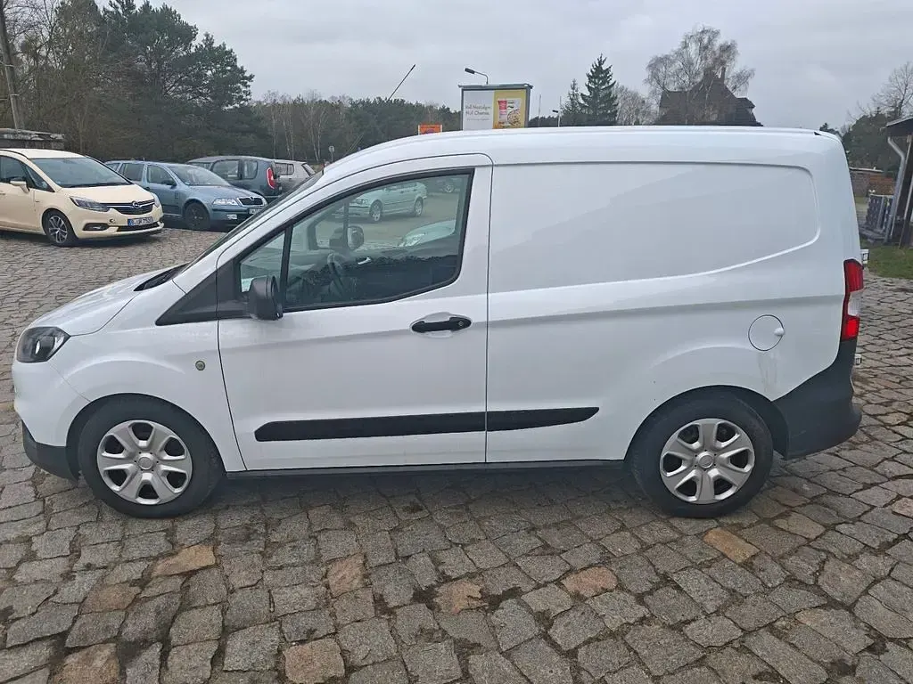 Gebraucht Ford Transit Trend 101 PS (74 kW) 2019 Weiß Limousine