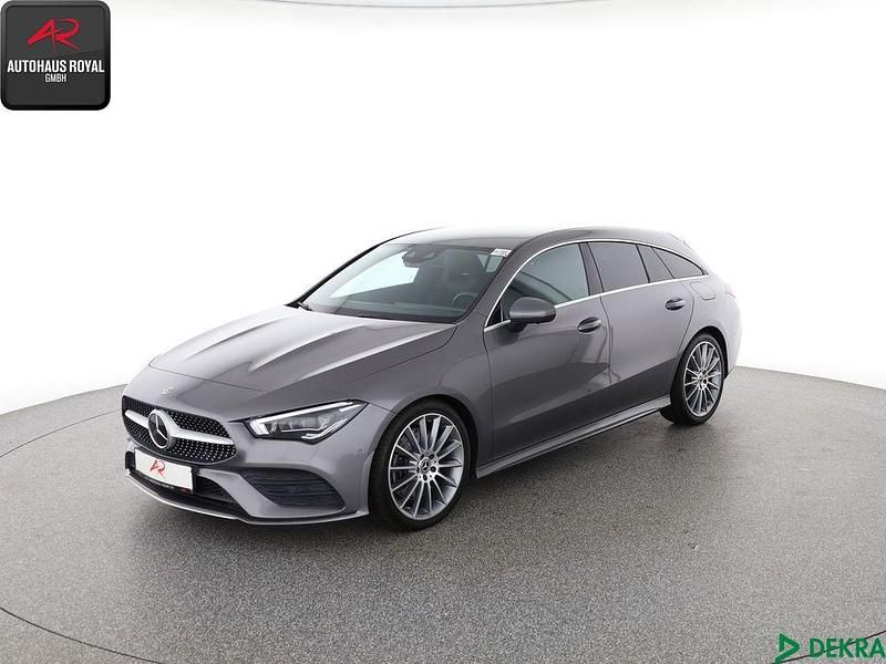Grau (metallic) Gebraucht 2019 Mercedes CLA250 Shooting Brake AMG Kombi | 26.880 € (Fairer Preis) - Bild 1/4
