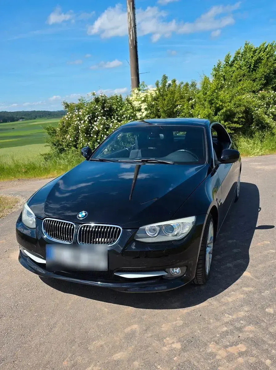 Gebraucht BMW 330 Cabriolet Sport Line 245 PS (180 kW) 2010 Schwarz Cabrio
