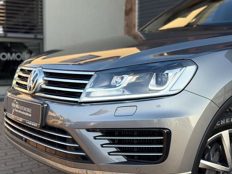 Gebraucht VW Touareg R-line 262 PS (192 kW) 2017 Grau SUV