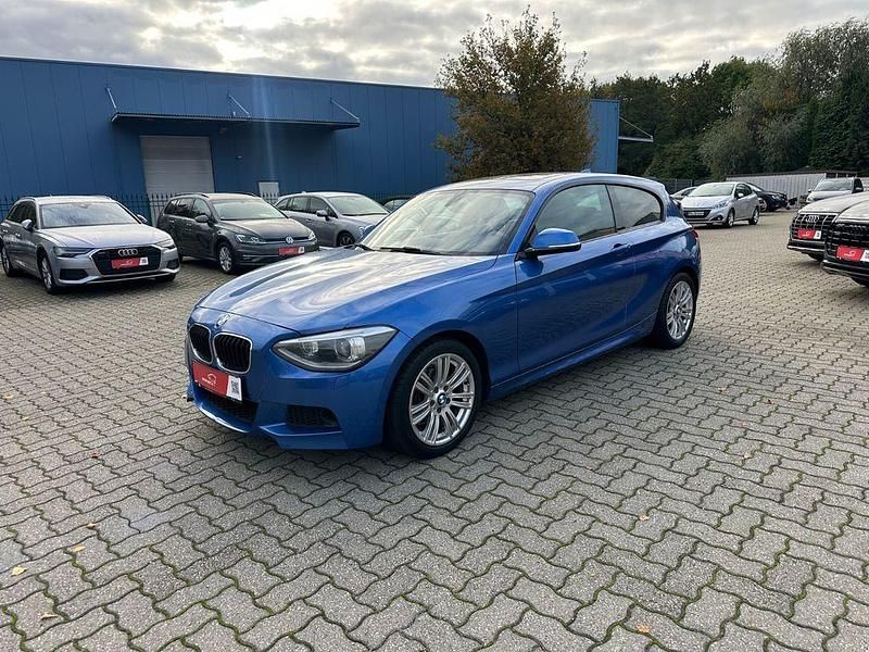 Blau Gebraucht 2013 BMW 116 M Sport Kleinwagen | 10.990 € (Fairer Preis) - Bild 1/4