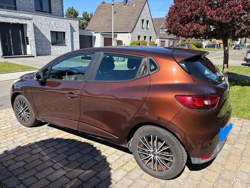 Gebraucht Renault Clio IV Dynamique 73 PS (53 kW) 2013 Braun Kleinwagen