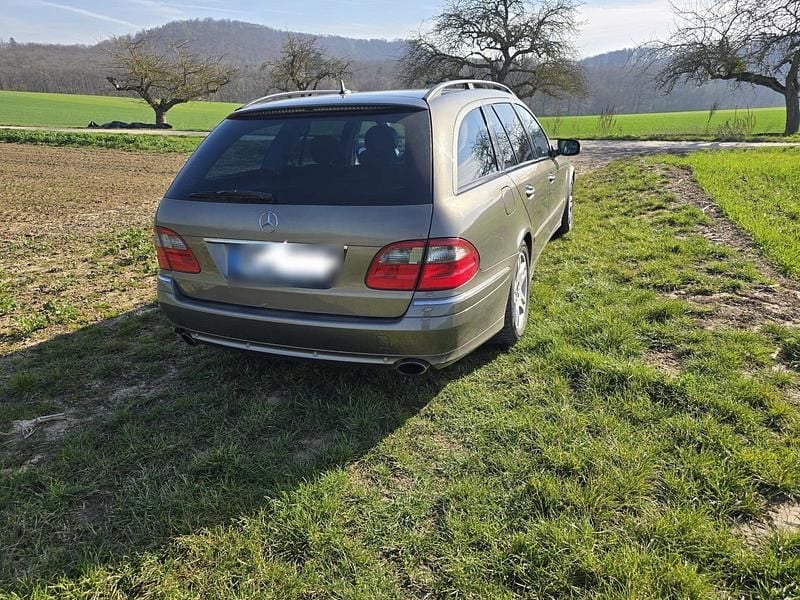 Gebraucht Mercedes E320 224 PS (164 kW) 2007 Grau Kombi