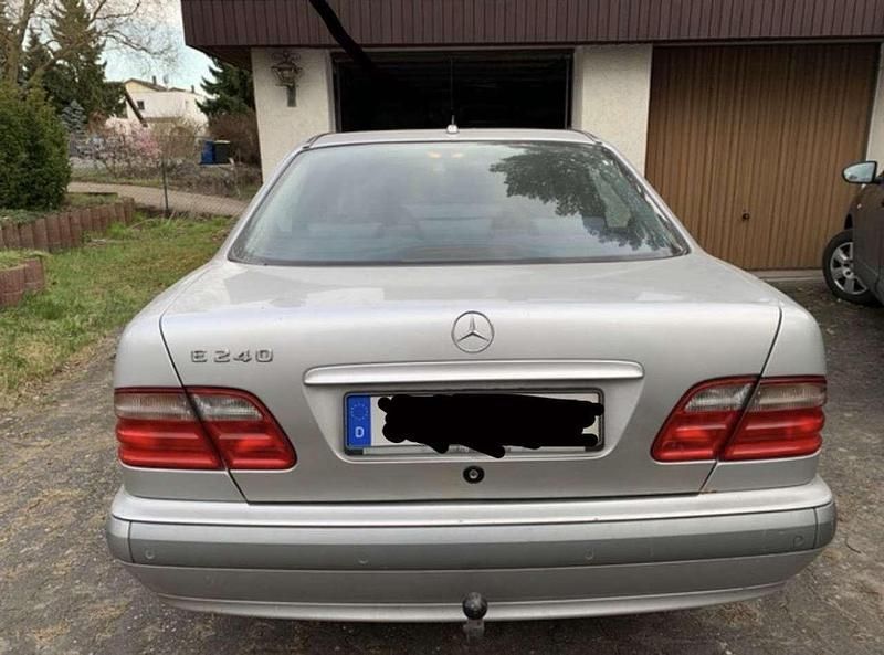 Gebraucht Mercedes E240 Classic 170 PS (125 kW) 2000 Limousine