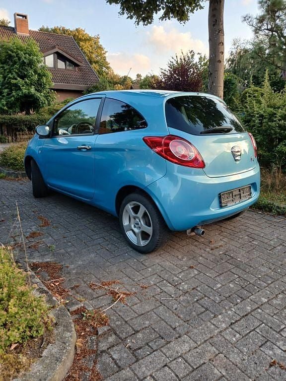 Blau Gebraucht 2014 Ford Ka Titanium Kleinwagen | 5.500 € (Teuer) - Bild 1/4