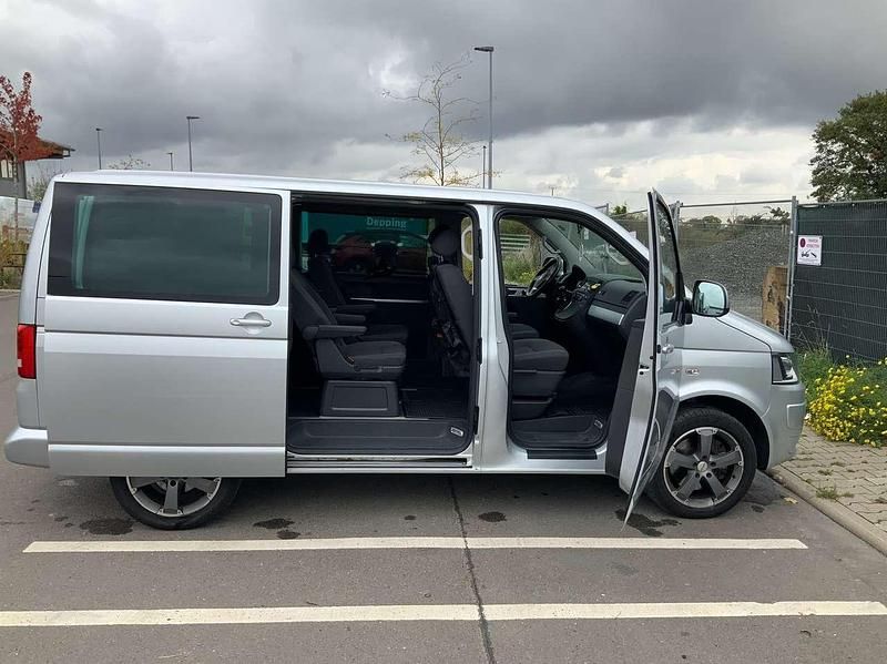 Gebraucht VW Multivan Comfortline 179 PS (131 kW) 2012 Silber Van