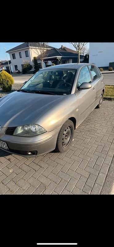Grau Gebraucht 2006 Seat Ibiza Kleinwagen | 999 € (Guter Preis) - Bild 1/4