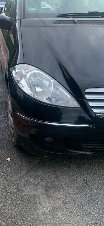 Schwarz Gebraucht 2007 Mercedes A150 Classic Limousine | 1.350 € (Superpreis) - Bild 1/4