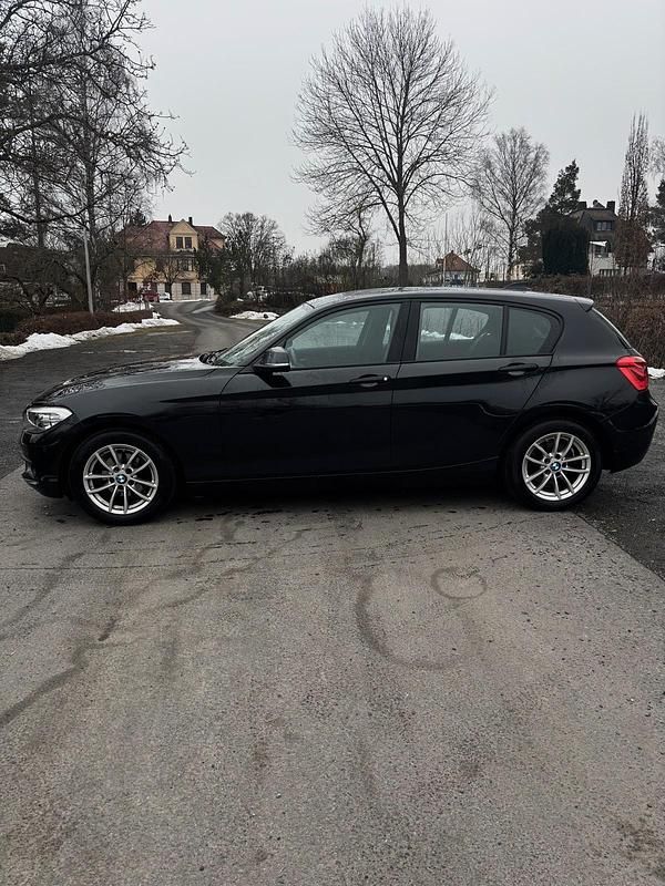 Gebraucht BMW 118 136 PS (100 kW) 2018 Schwarz Kleinwagen