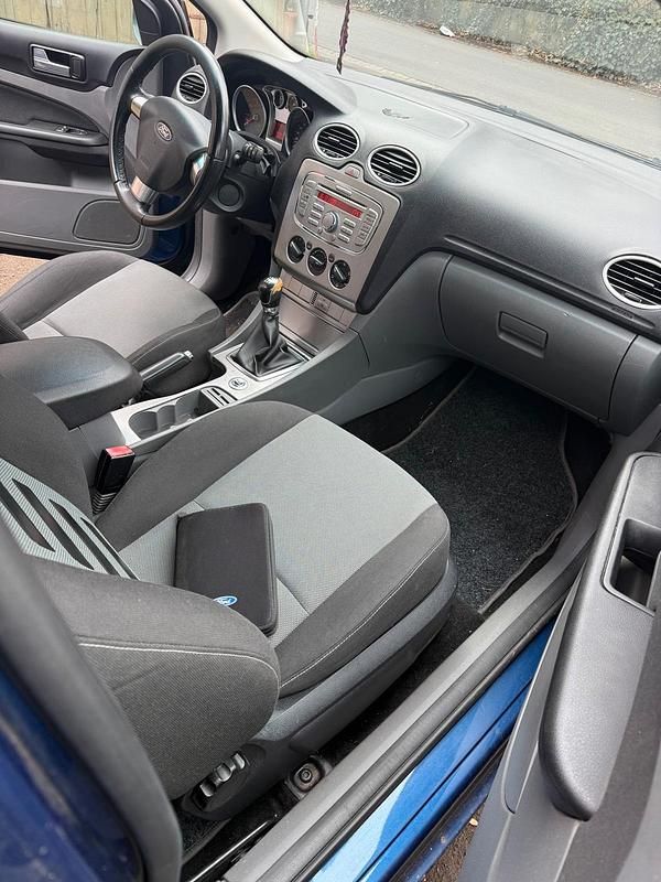 Gebraucht Ford Focus 101 PS (74 kW) 2009 Blau Coupé