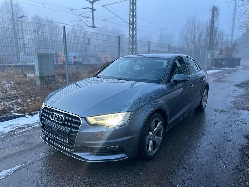Gebraucht Audi A3 Ambition 125 PS (91 kW) 2015 Grau Limousine